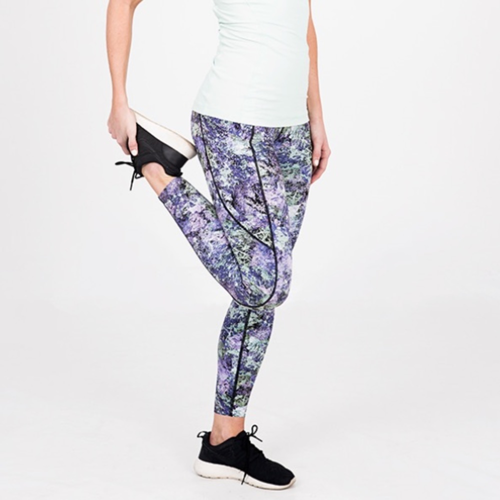 LuluLemon size 6 purple leggings